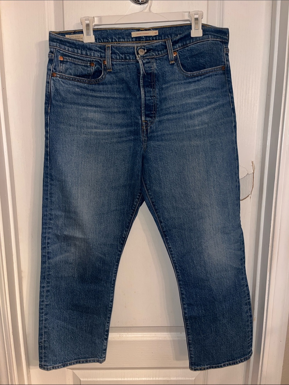 Levi's Premium Wedgie Straight Jeans, size 32